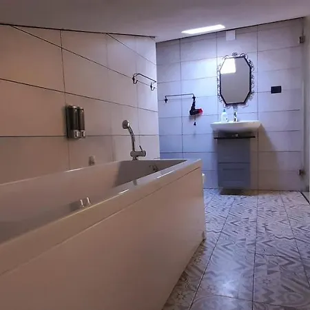 Ai Marmi 3* Ponton